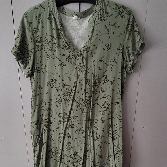 a.n.a Dresses & Skirts - 'Ana' L Green Floral Dress